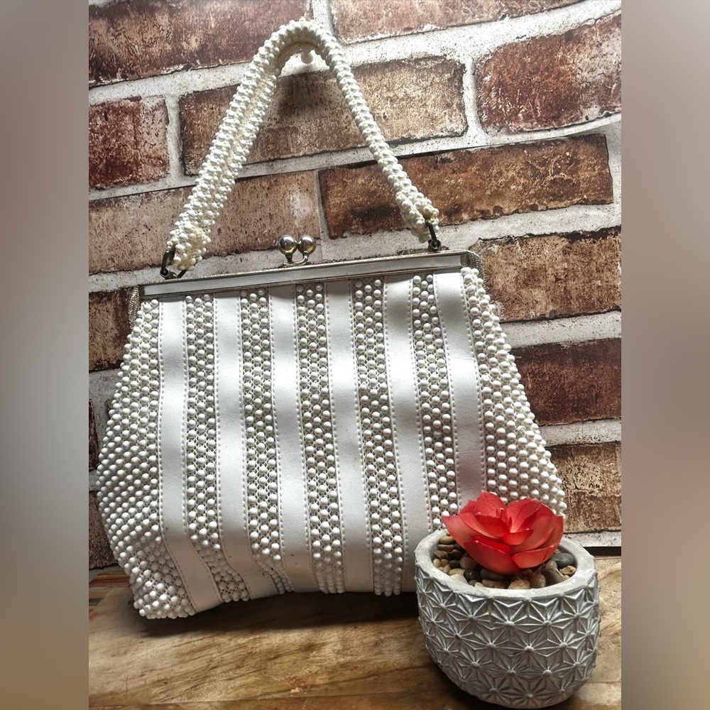 Vintage Lumured  1950s Ivory Beaded Leather Top Handle Handbag Purse